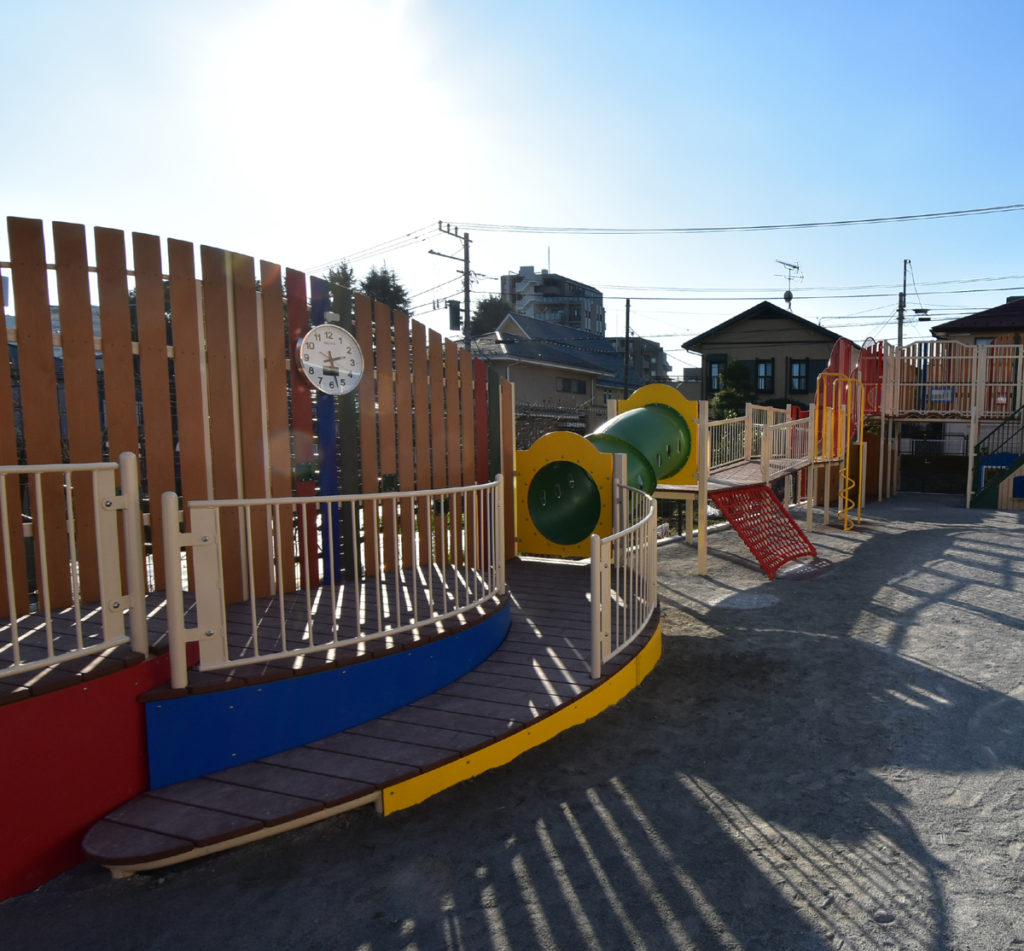 楽しい遊具や小屋のある保育園 まなびの森武蔵小金井 建築設計事例 自然素材の新築 注文住宅 Tau設計工房