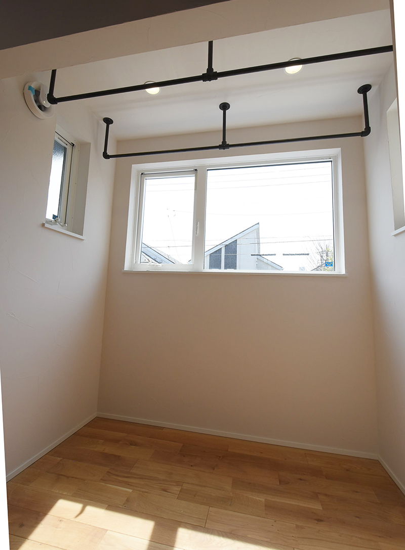 スチール階段が軽やかに結ぶ吉祥寺の家 建築設計事例 自然素材の新築 注文住宅 Tau設計工房