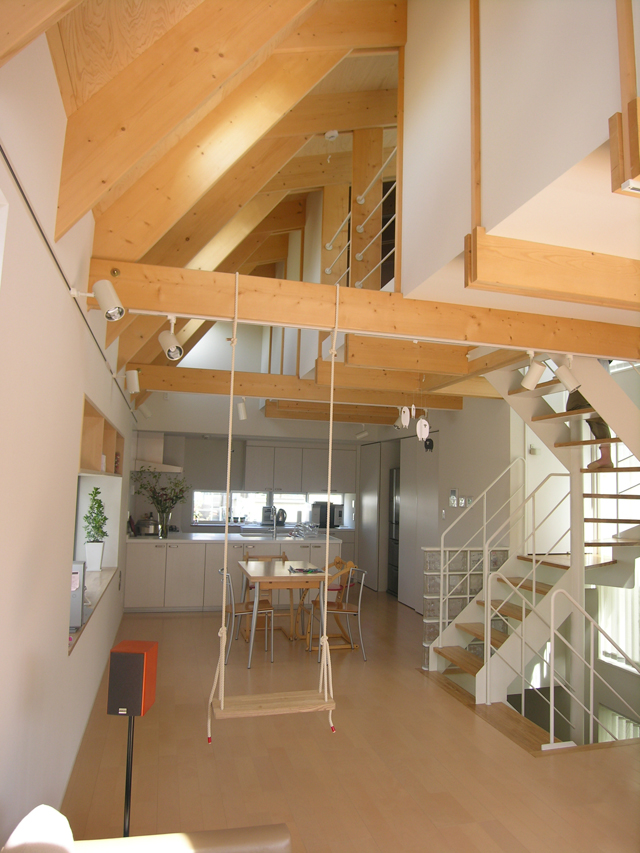 家の中にブランコがある家 建築設計ブログ 自然素材の新築 注文住宅 Tau設計工房